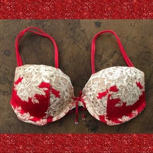 (NWOT) VICTORIA SECRET Very Sexy Plunge Padded Bra